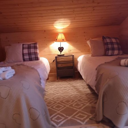 Charming Family Chalet For 8 People, With Private Hot Tub Les Clefs المظهر الخارجي الصورة