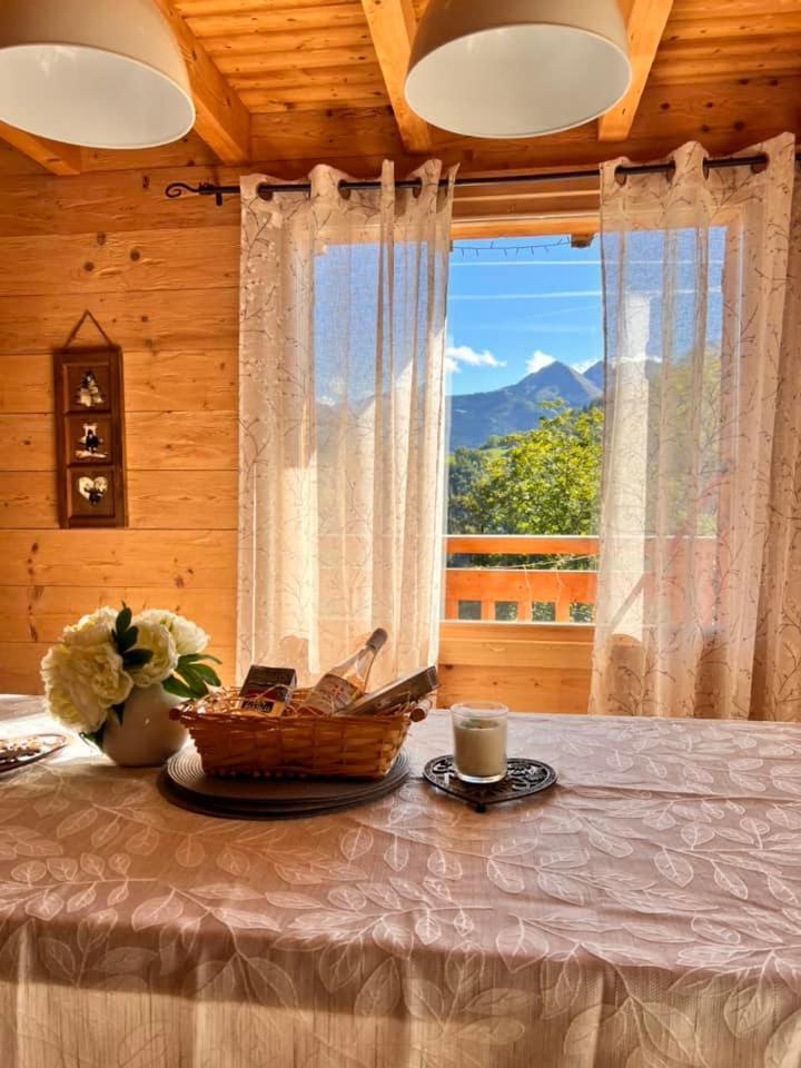 Charming Family Chalet For 8 People, With Private Hot Tub Les Clefs المظهر الخارجي الصورة