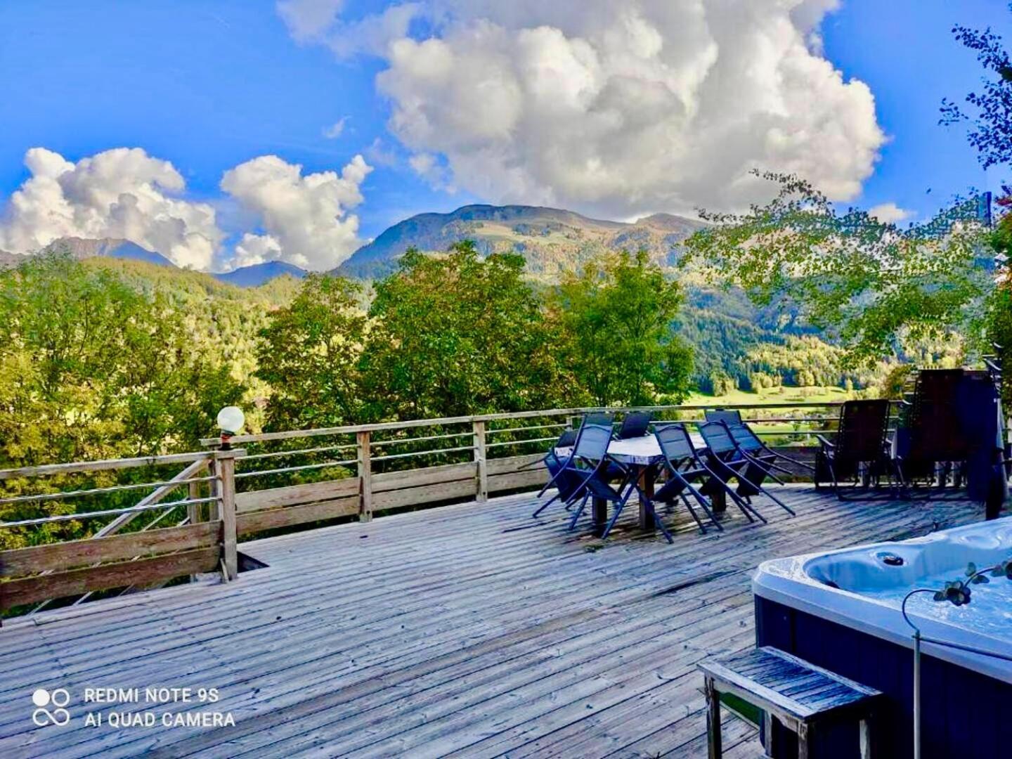 Charming Family Chalet For 8 People, With Private Hot Tub Les Clefs المظهر الخارجي الصورة