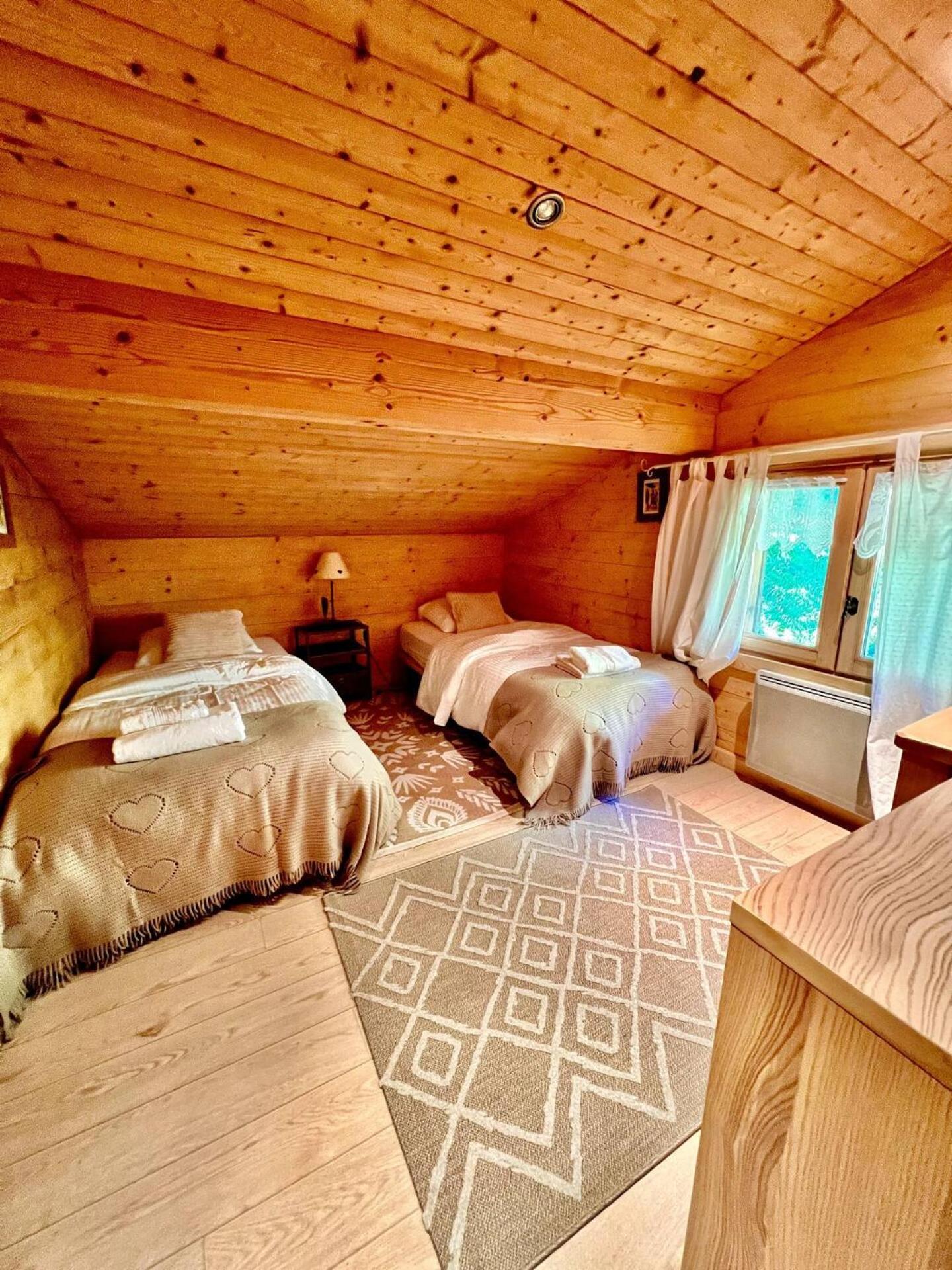 Charming Family Chalet For 8 People, With Private Hot Tub Les Clefs المظهر الخارجي الصورة