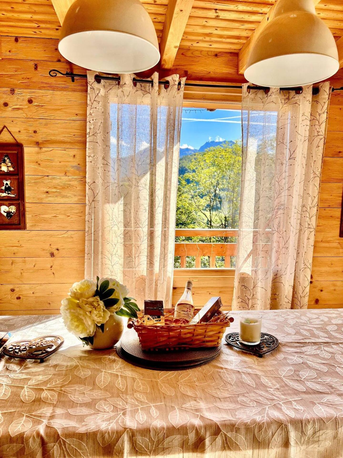 Charming Family Chalet For 8 People, With Private Hot Tub Les Clefs المظهر الخارجي الصورة