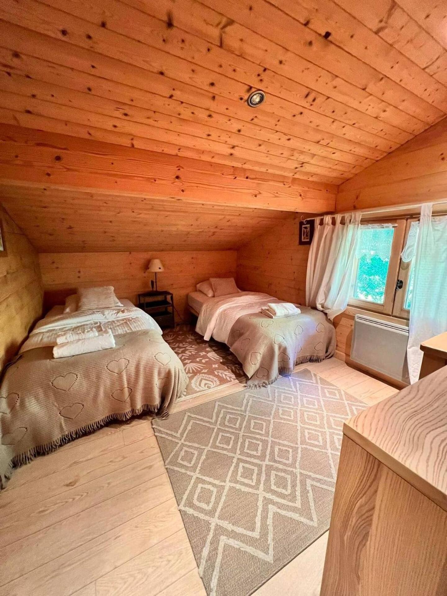 Charming Family Chalet For 8 People, With Private Hot Tub Les Clefs المظهر الخارجي الصورة